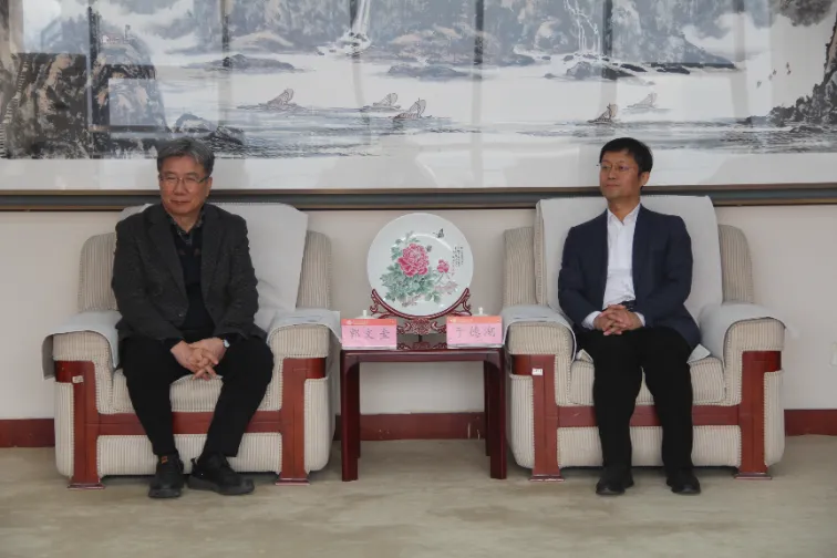 Shandong LANO na-arụkọ ọrụ na Prọfesọ KWAK, Moon Kyu, Ph.D. na onye nnọchi anya Liang Tongho sitere na Mahadum Dongguk, South Korea iji mepụta mgbanwe na imekọ ihe ọnụ na ngalaba njikwa mkpọtụ na Mahadum Shandong Jianzhu